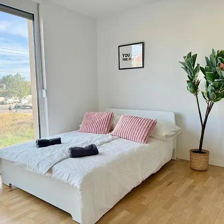 Modern With Balcony Near Vienna * Wiener Neudorf