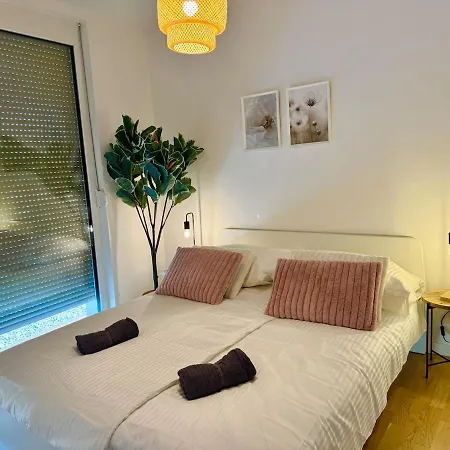 Modern With Balcony Near Vienna Lejlighed *